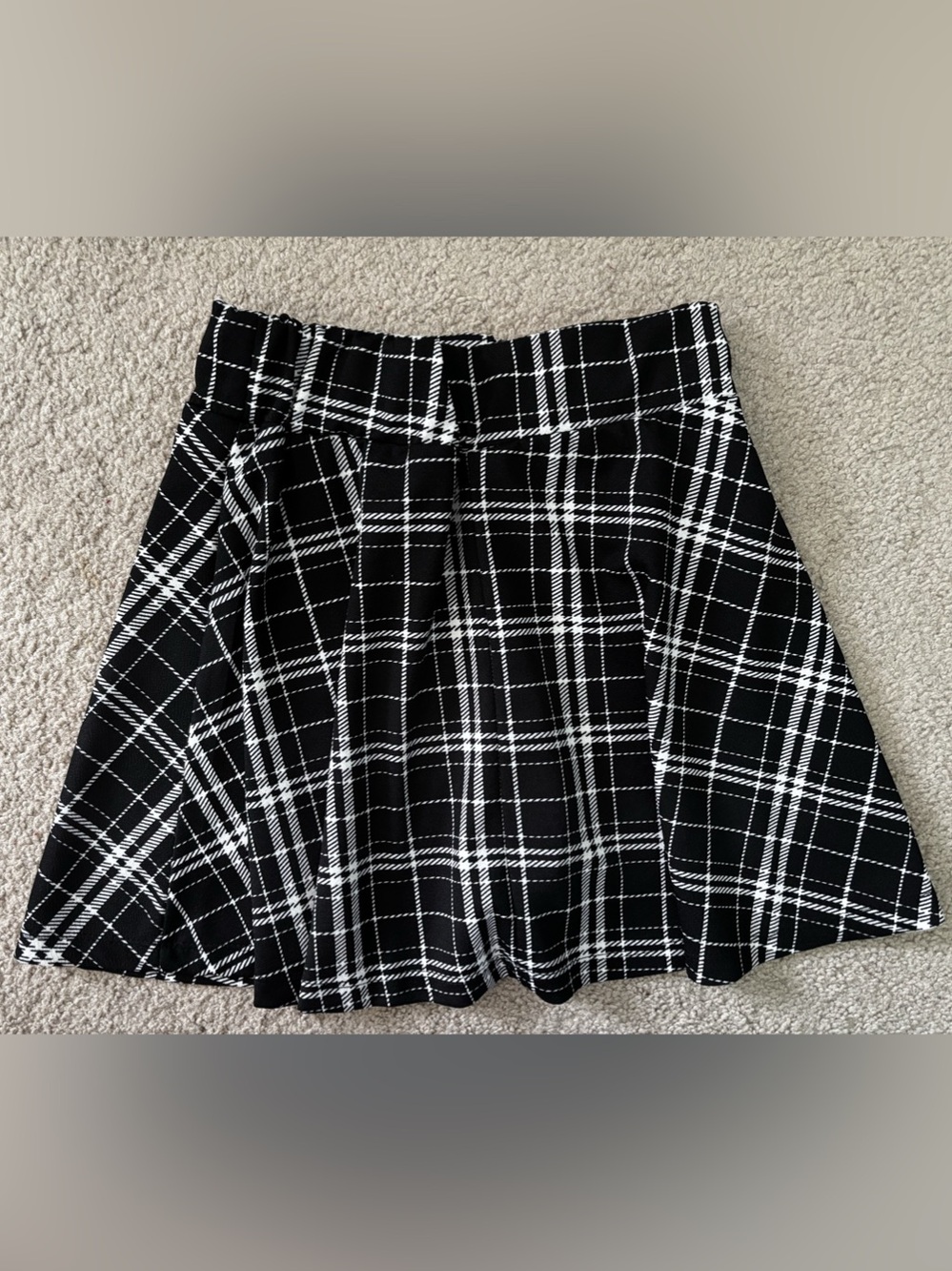 SHEIN Plaid A-Line Skirt in Black & White Size Small